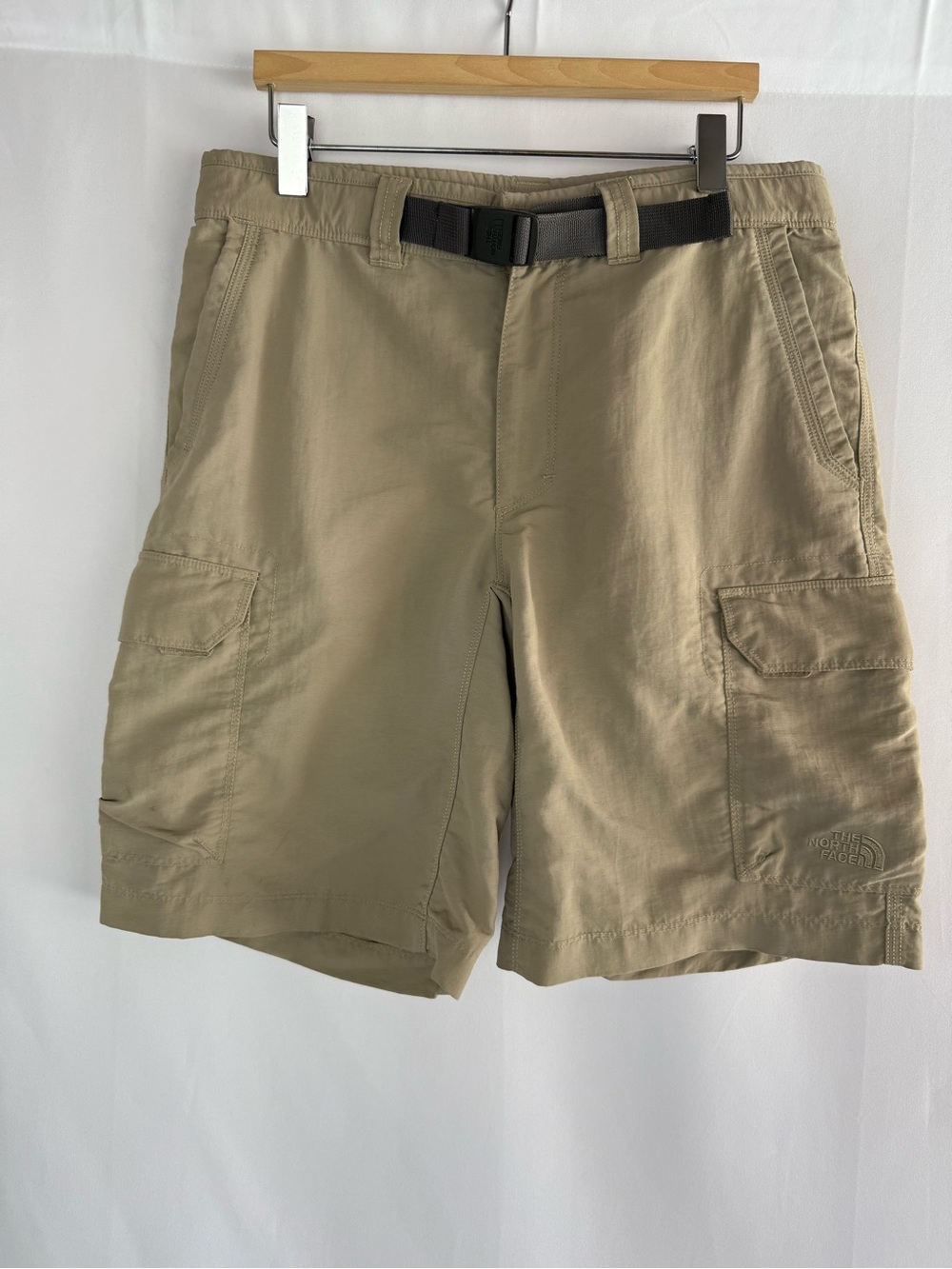 The North Face Men's Tan Cargo Shorts with Web Belt, 30